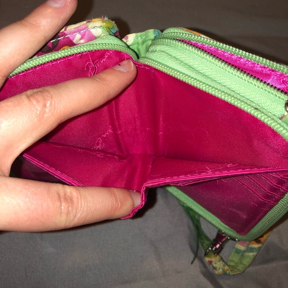 3/$20 Vera Bradley wristlet - Picture 4 of 5